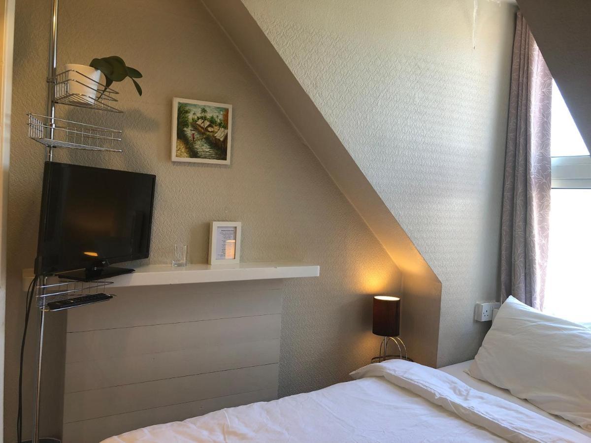 Carena House Bed & Breakfast Кентърбъри Екстериор снимка