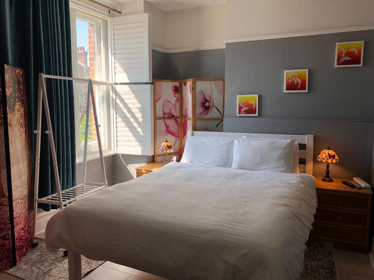 Carena House Bed & Breakfast Кентърбъри Екстериор снимка