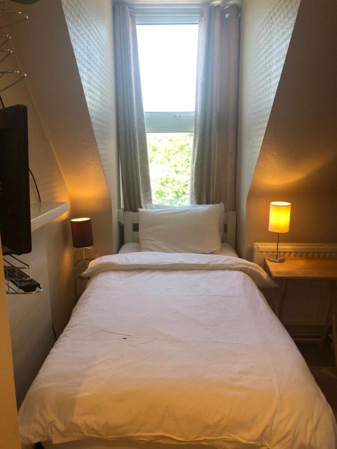 Carena House Bed & Breakfast Кентърбъри Екстериор снимка