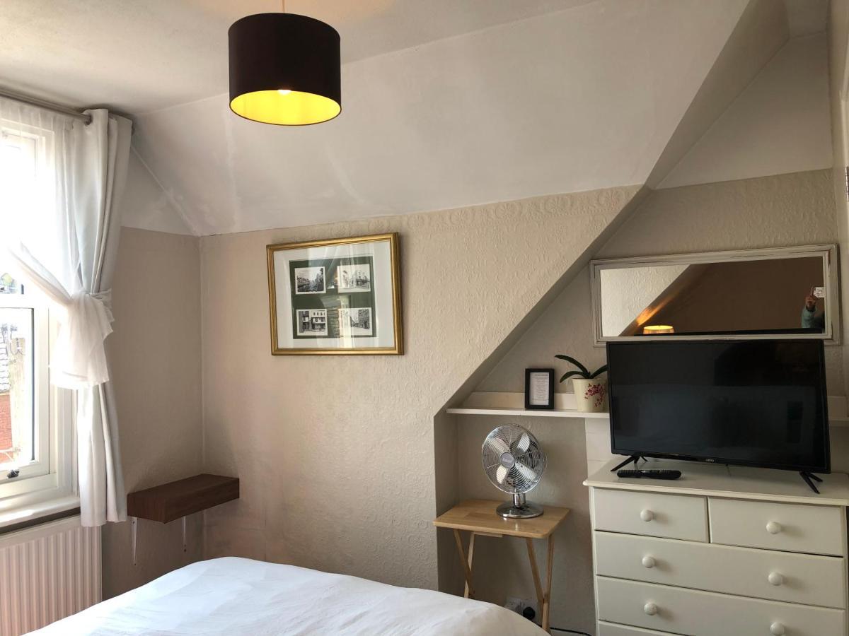Carena House Bed & Breakfast Кентърбъри Екстериор снимка