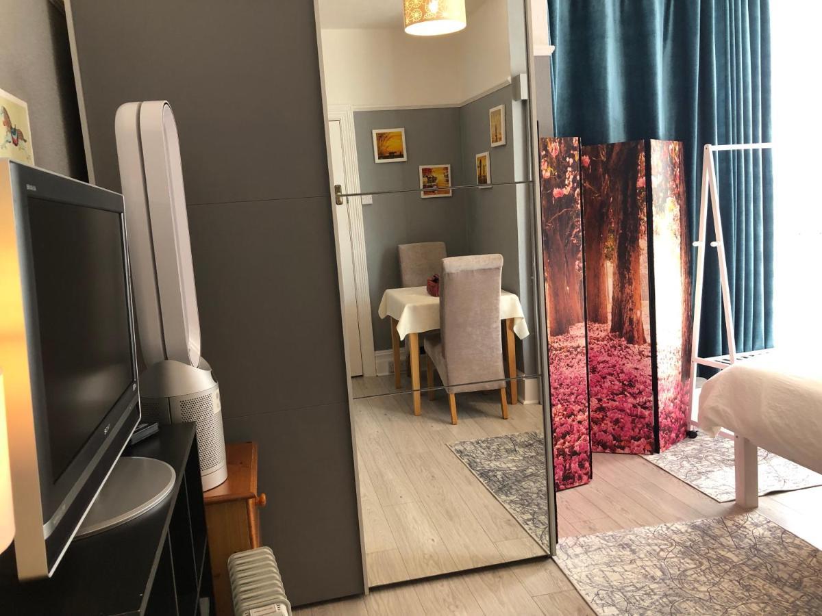 Carena House Bed & Breakfast Кентърбъри Екстериор снимка