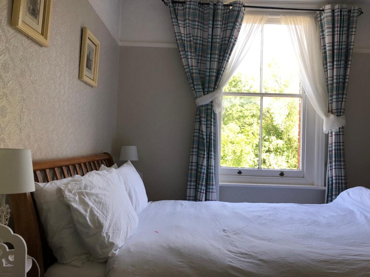 Carena House Bed & Breakfast Кентърбъри Екстериор снимка